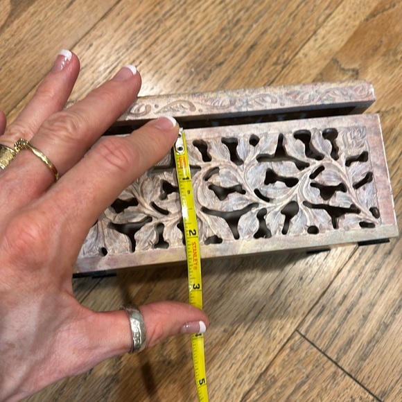 Hand Carved Natural Soap Stone box - Picture 9 of 10